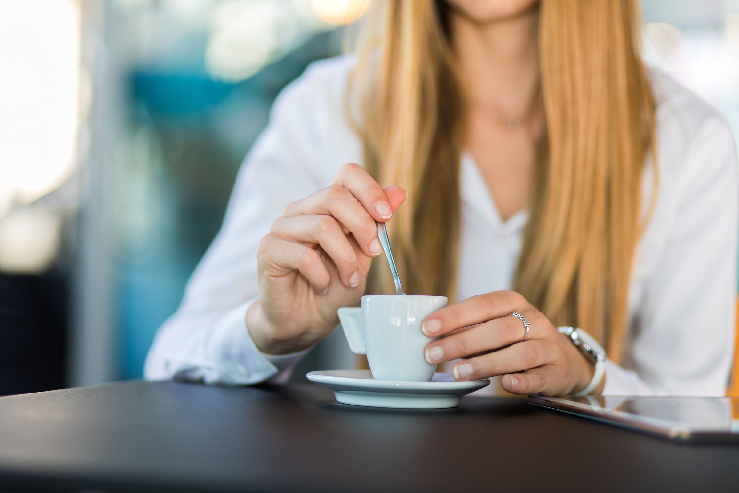 Café et spondylarthrite : faut-il vraiment limiter sa tasse ?